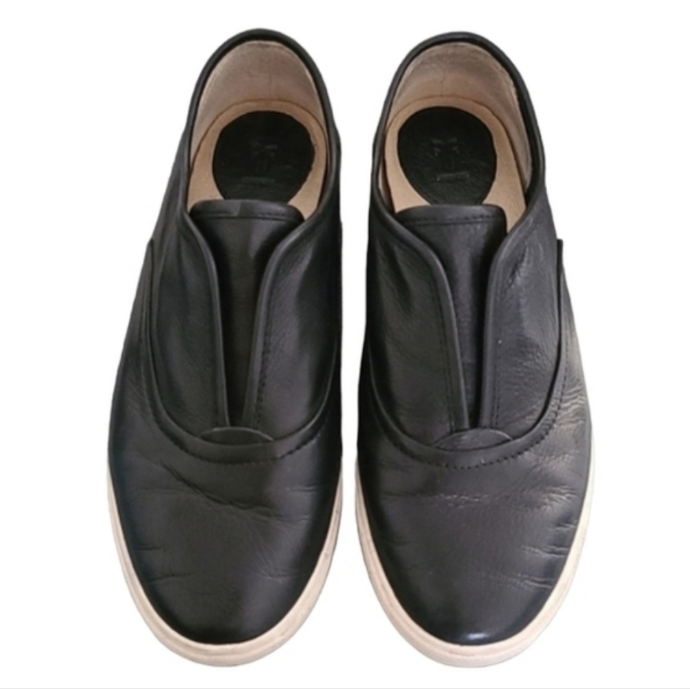FRYE Mindy Black Leather Sneakers Flats 7 Slip On Minimalist Fashion Industrial - Picture 15 of 16